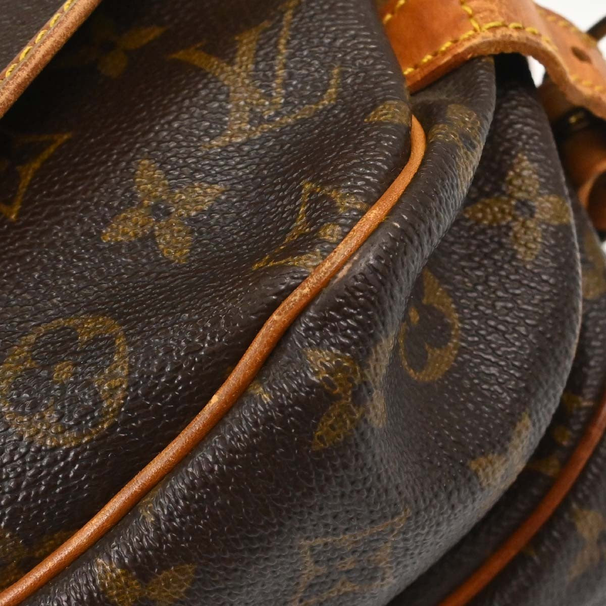 Louis Vuitton Saumur Monogram Canvas Brown Canvas Shoulder Bag Bag (Pre-Owned)