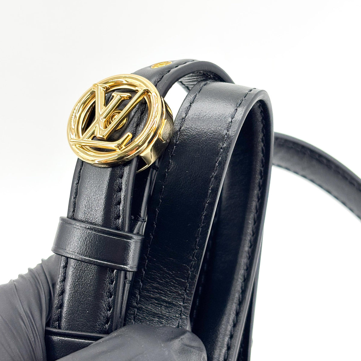 Louis Vuitton Lv Pont 9 Leather Black Leather Handbag (Pre-Owned)