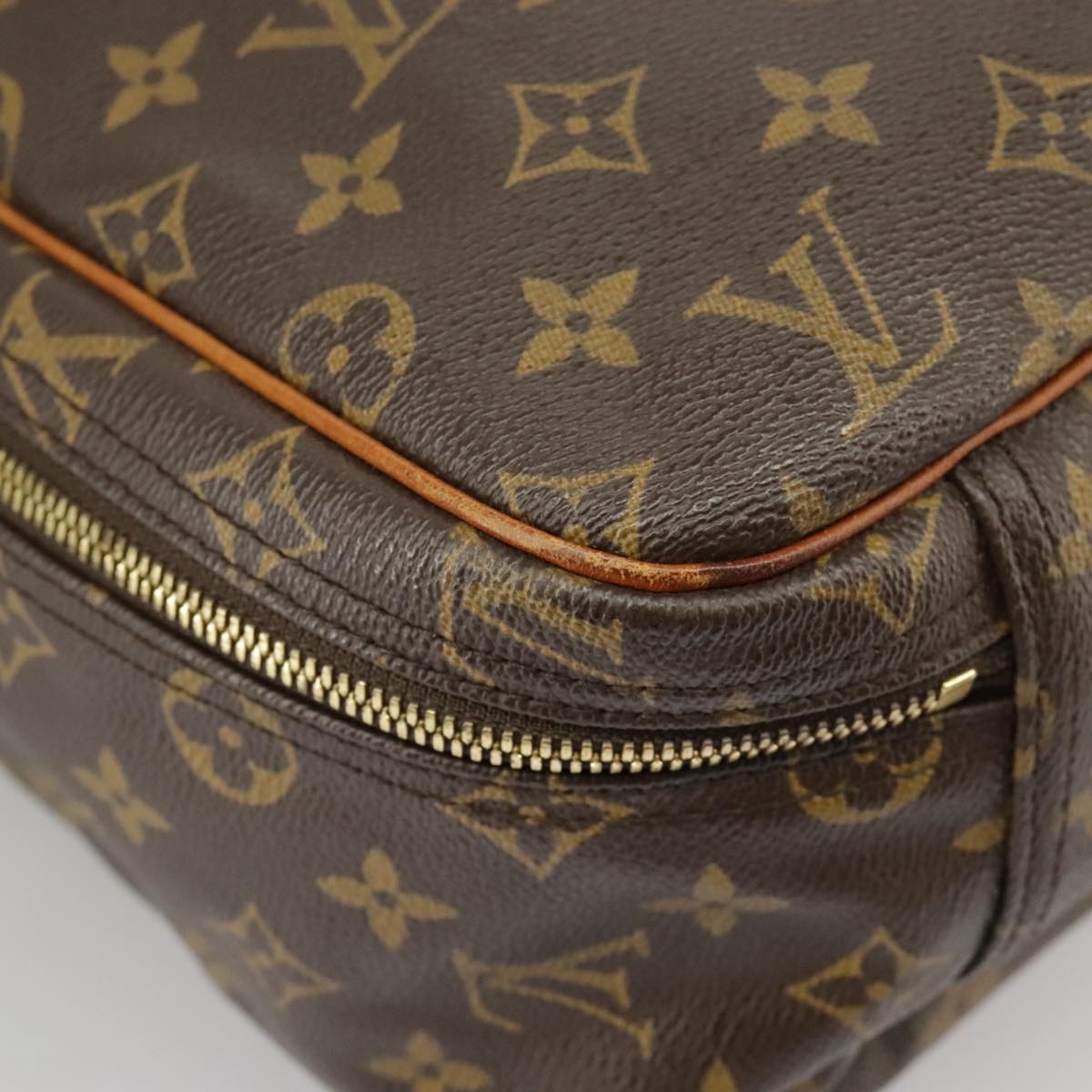 Louis Vuitton Excursion Brown Canvas Handbag (Pre-Owned)