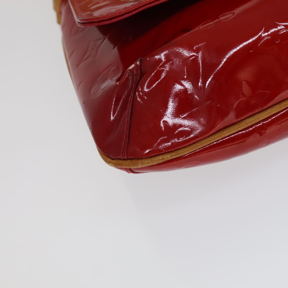 Louis Vuitton Red Patent Leather Shoulder Bag (Pre-Owned)