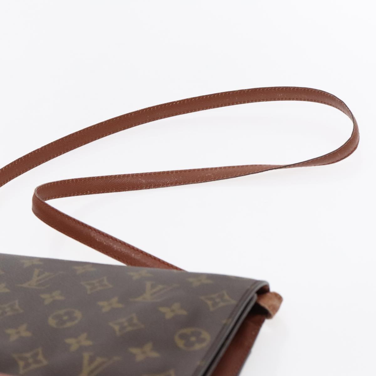 Louis Vuitton Bordeaux Brown Canvas Shoulder Bag (Pre-Owned)