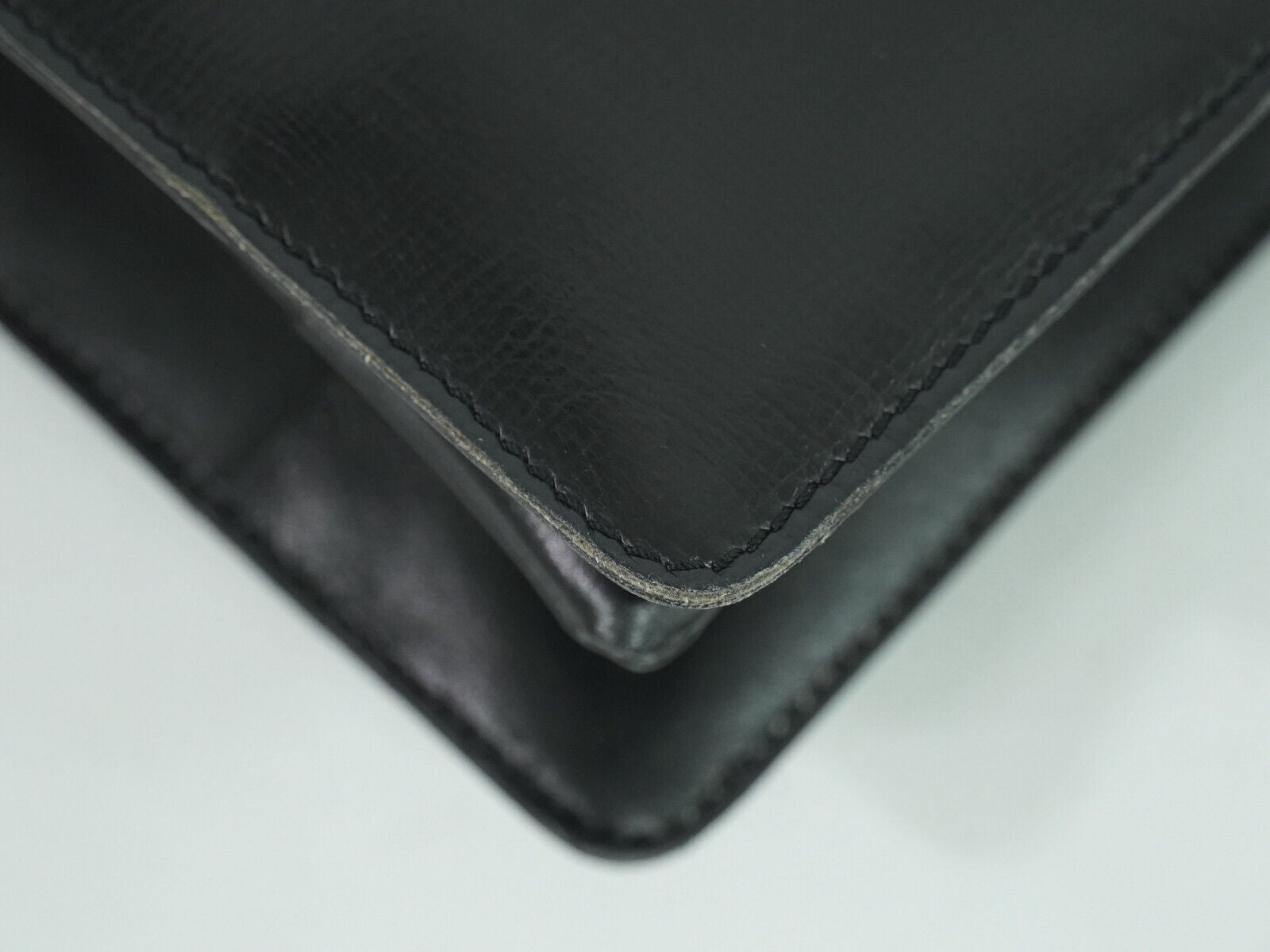 Loewe Black Leather Shoulder Bag (Pre-Owned)