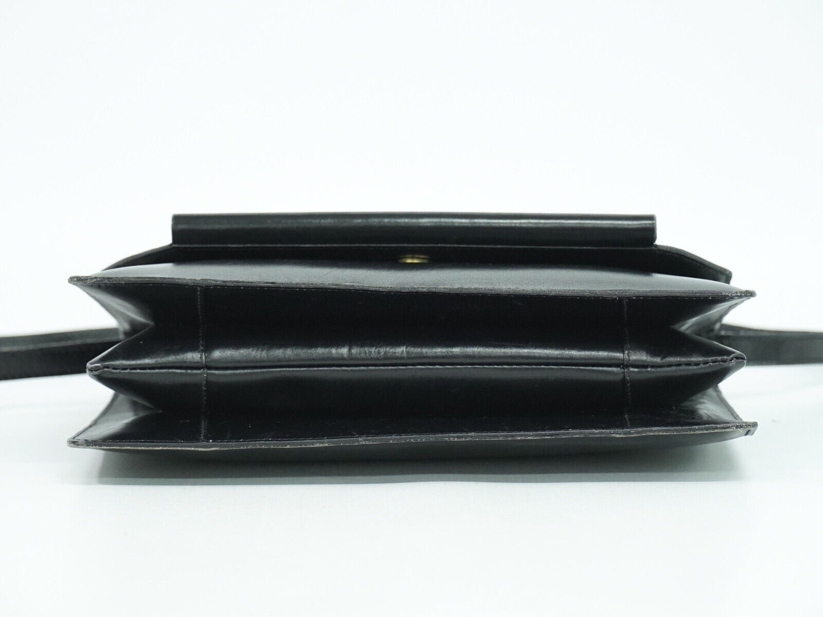 Loewe Black Leather Shoulder Bag (Pre-Owned)
