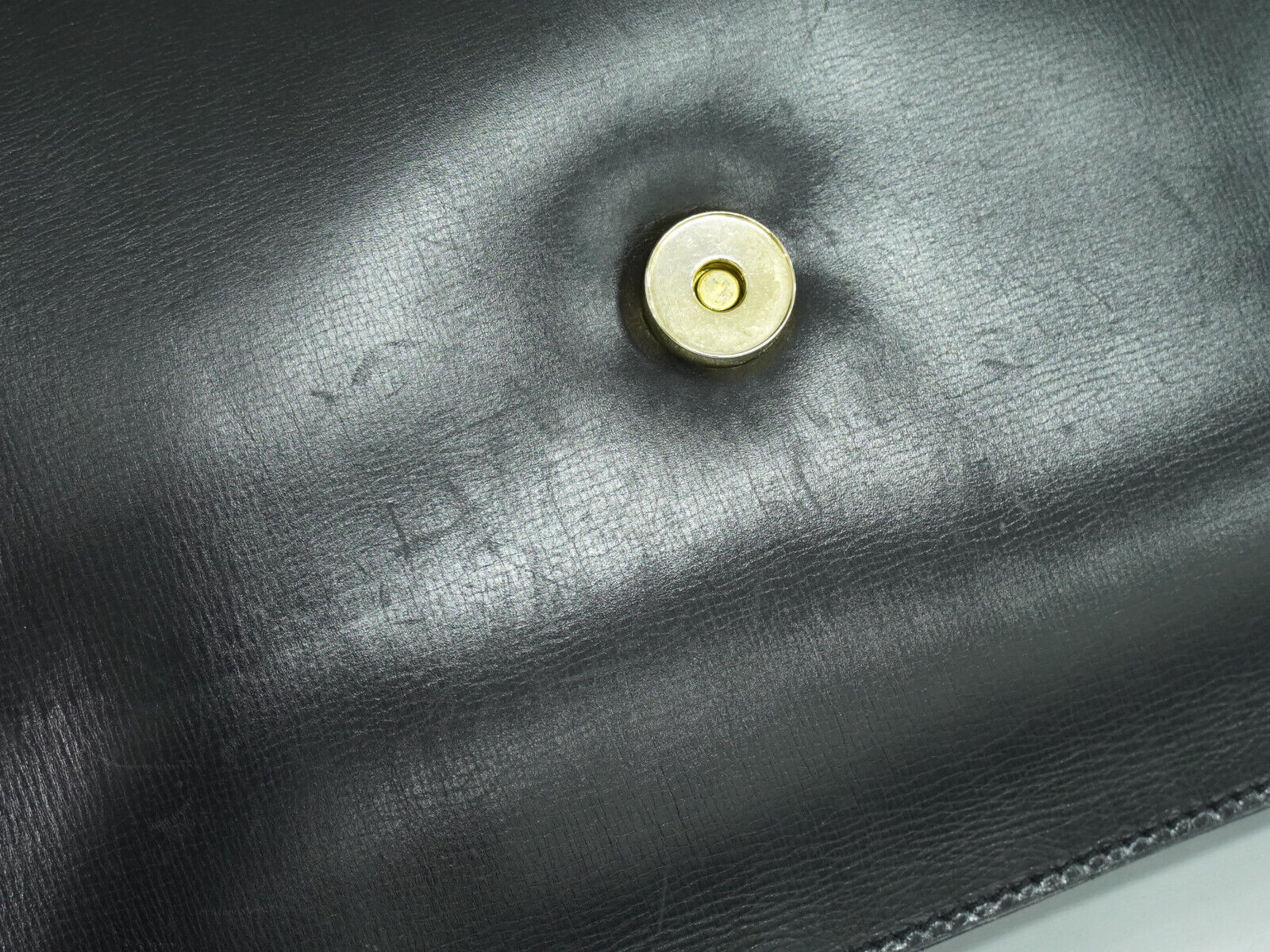 Loewe Black Leather Shoulder Bag (Pre-Owned)