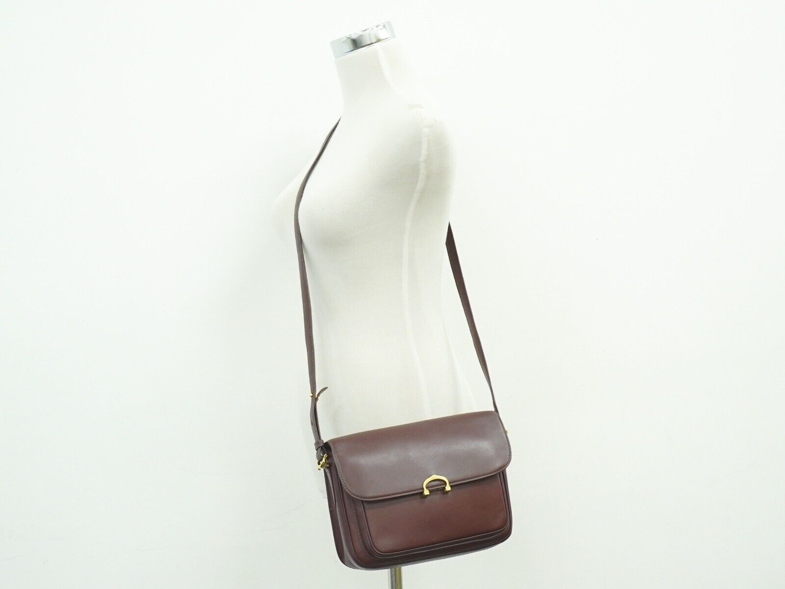 Cartier Must De Cartier Burgundy Leather Shoulder Bag (Pre-Owned)