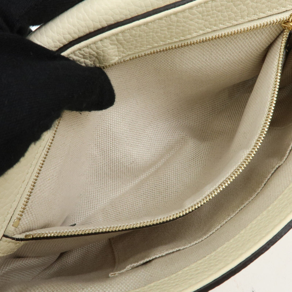 Gucci Soho Chain Leather White Leather Crossbody Bag Bag (Pre-Owned)