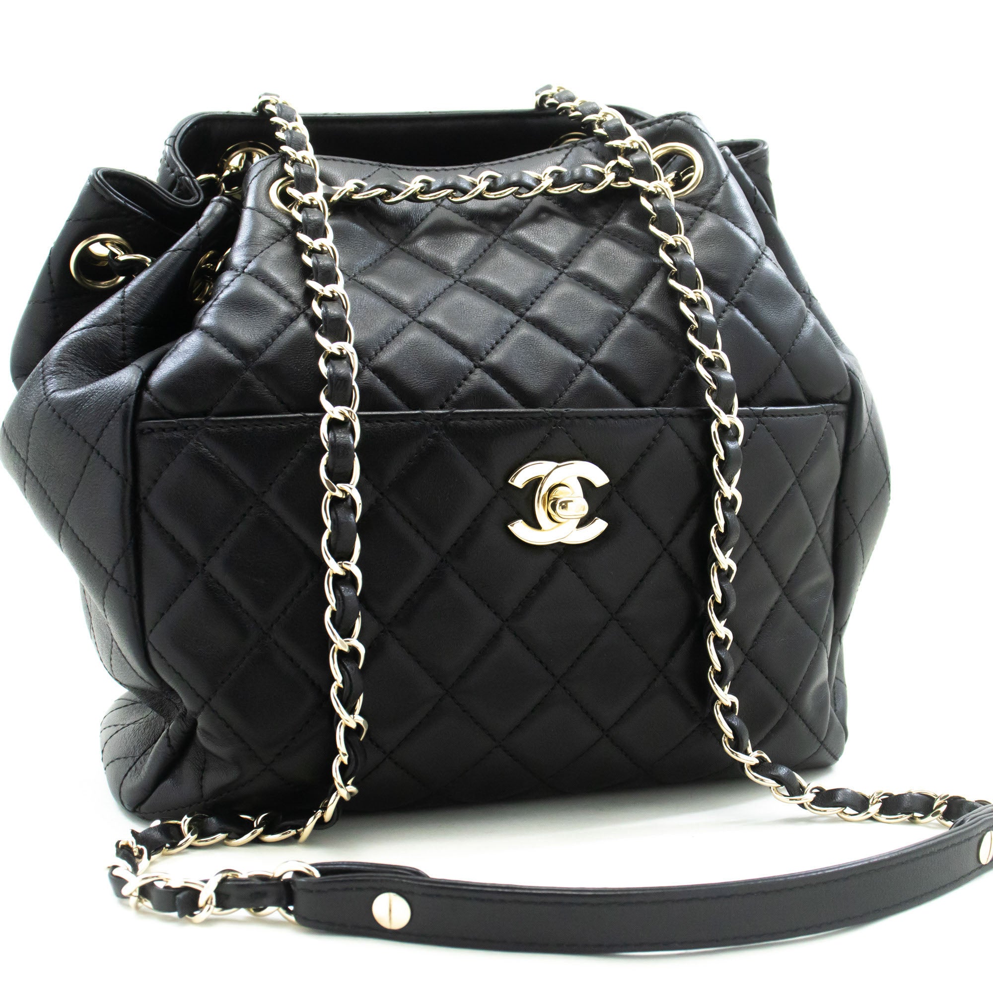 Chanel Drawstring Black Leather Shoulder Bag (Pre-Owned)