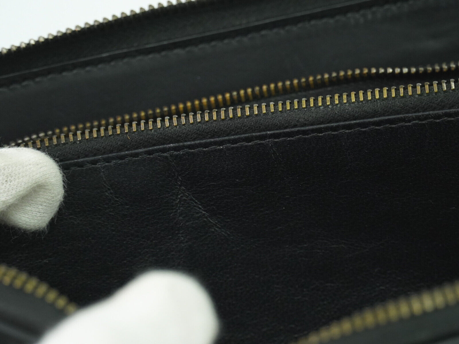 Bottega Veneta Black Leather Wallet  (Pre-Owned)