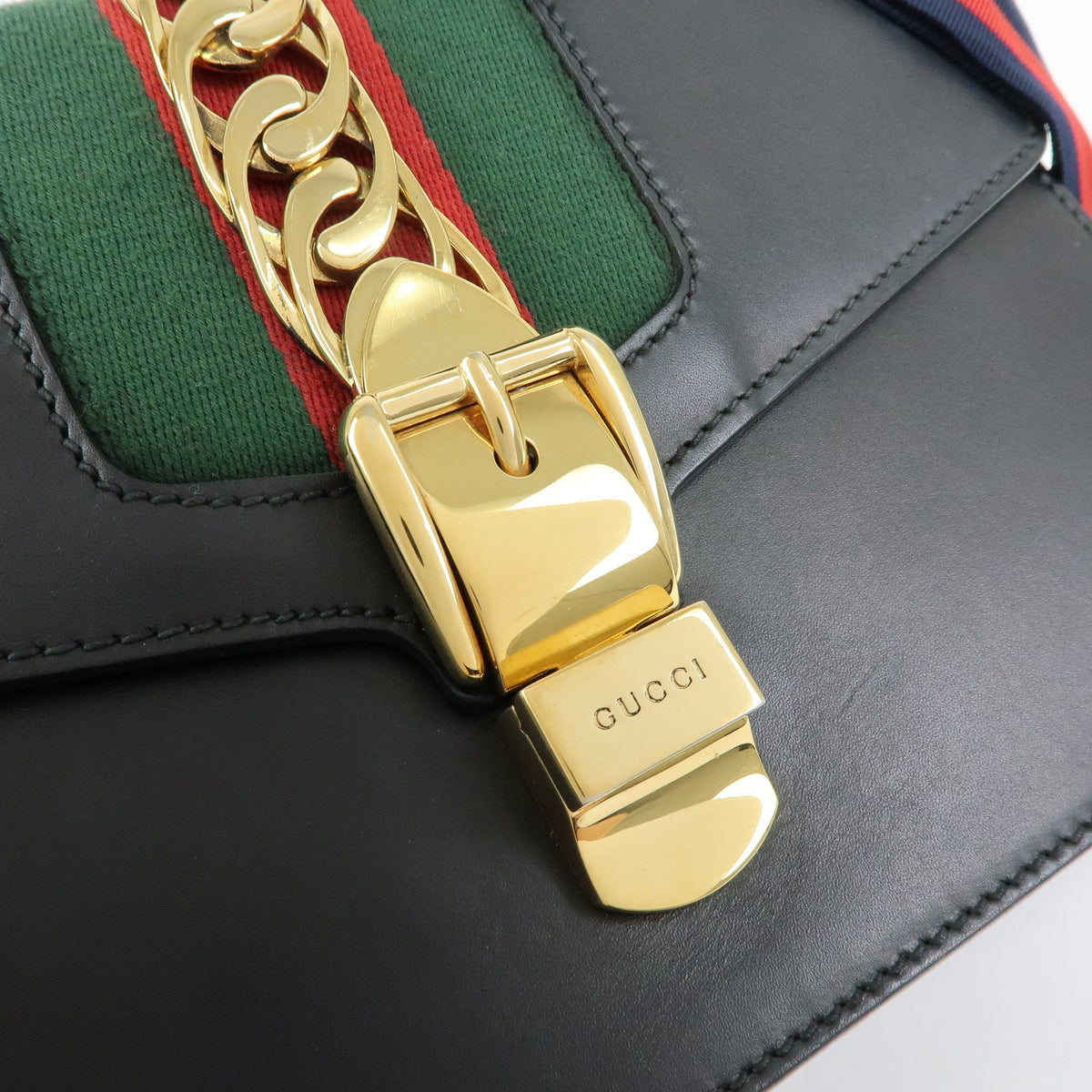 Gucci Sylvie Leather Black Leather Shoulder Bag Bag (Pre-Owned)