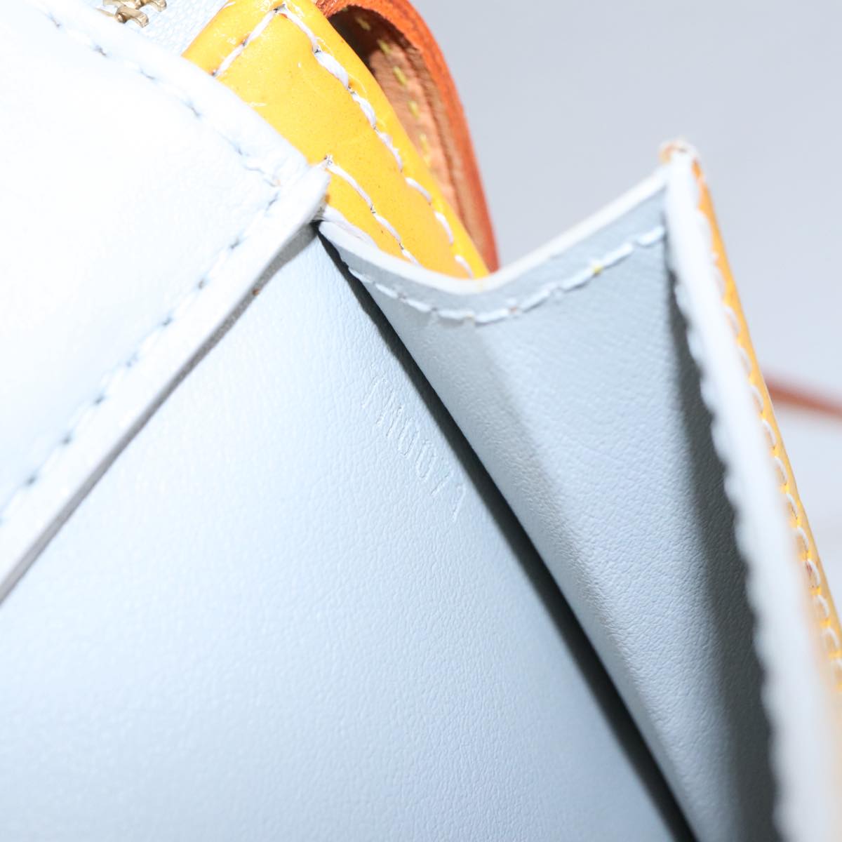 Louis Vuitton Mott Yellow Patent Leather Shoulder Bag (Pre-Owned)