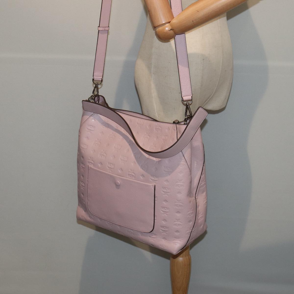 MCM Visetos Pink Leather Shoulder Bag (Pre-Owned)