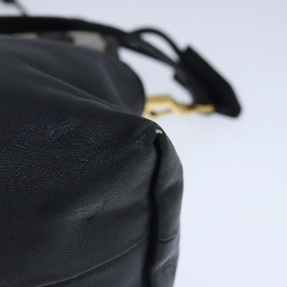 Burberry Black Leather Shoulder Bag (Pre-Owned)
