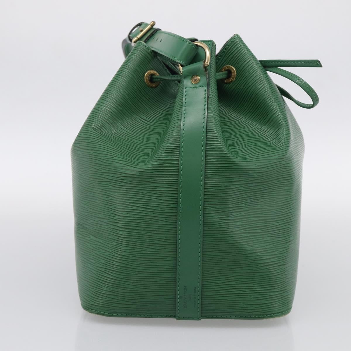 Louis Vuitton Petit Noe Epi Leather Green Leather Handbag (Pre-Owned)