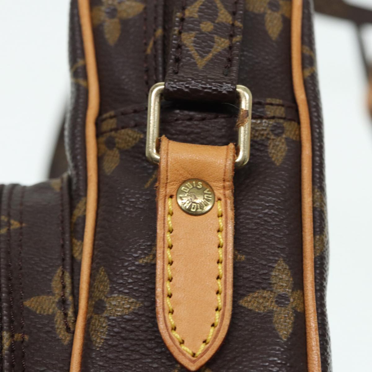 Louis Vuitton Amazon Brown Canvas Shoulder Bag (Pre-Owned)