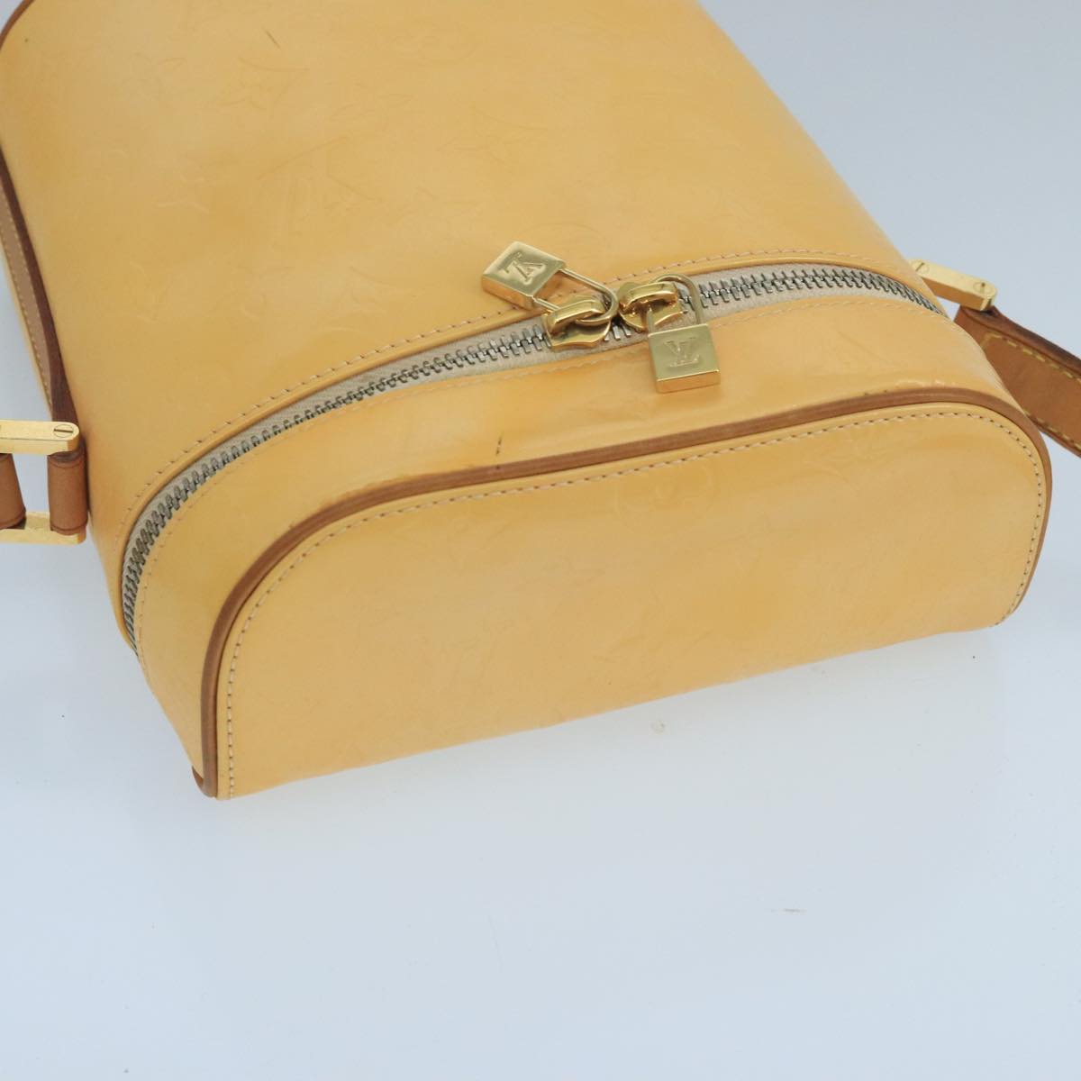 Louis Vuitton Sullivan Yellow Patent Leather Shoulder Bag (Pre-Owned)