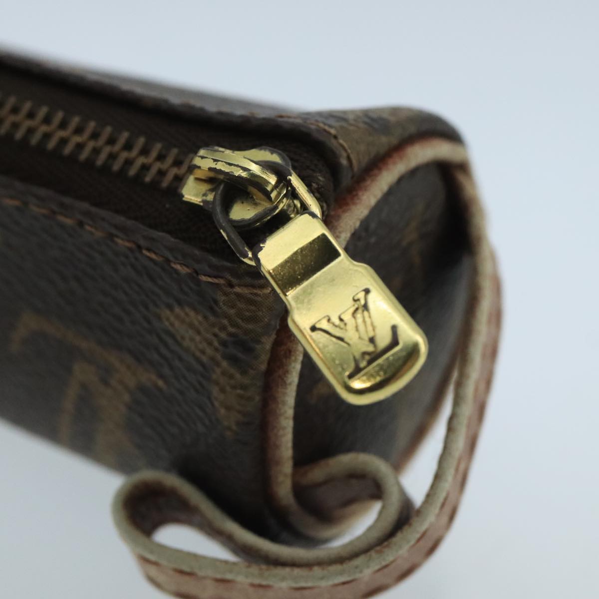 Louis Vuitton Etui À Balles De Golf Brown Canvas Clutch Bag (Pre-Owned)