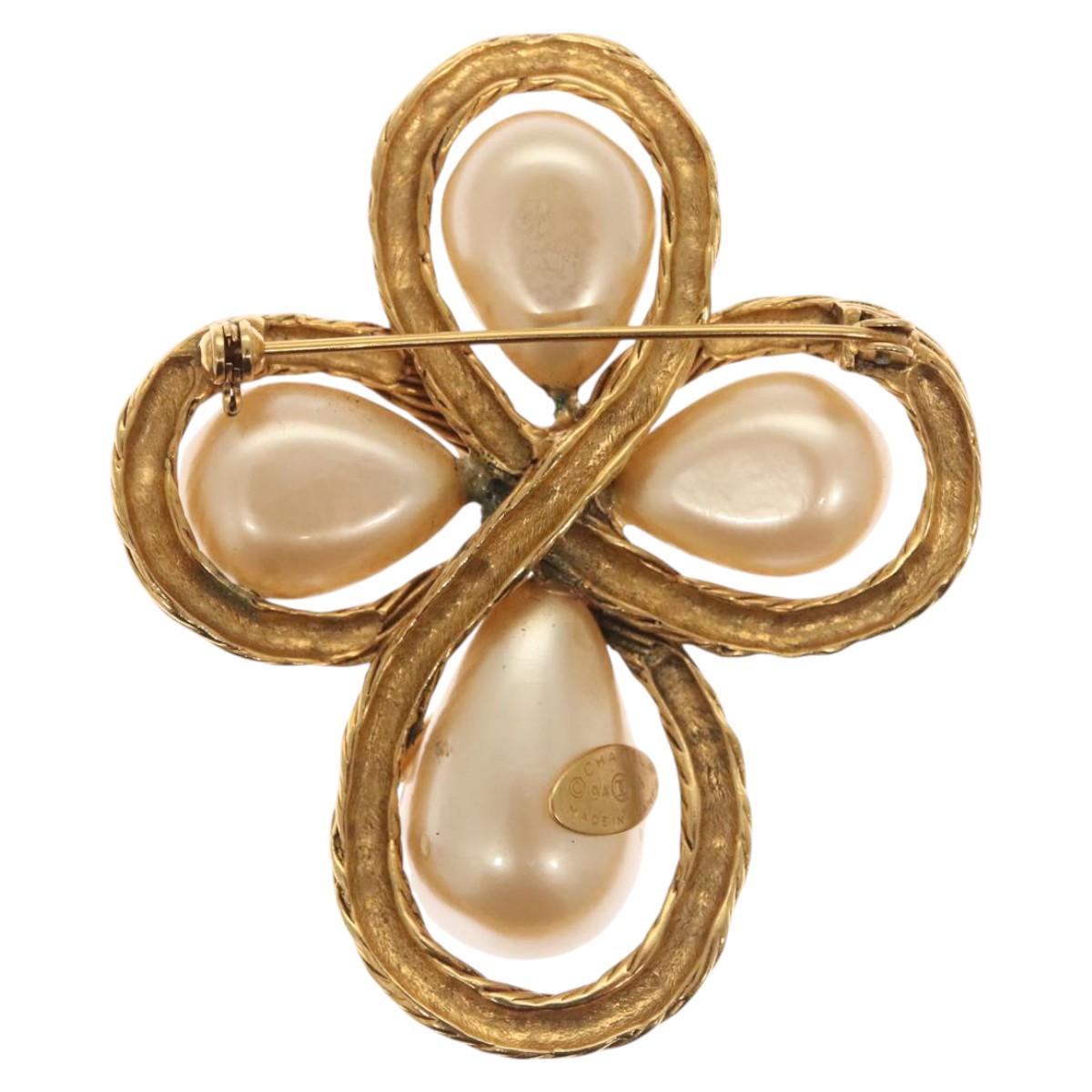Chanel Coco Mark Gold Metal Brooch Jewelry (Pre-Owned)