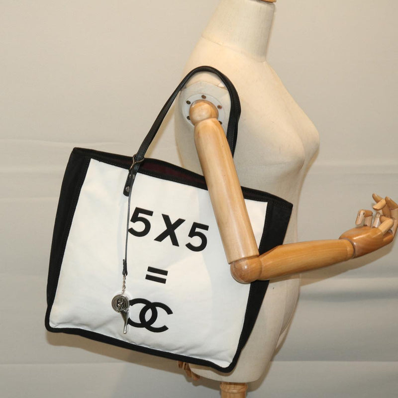Chanel Cc White Canvas Tote Bag (Pre-Owned)