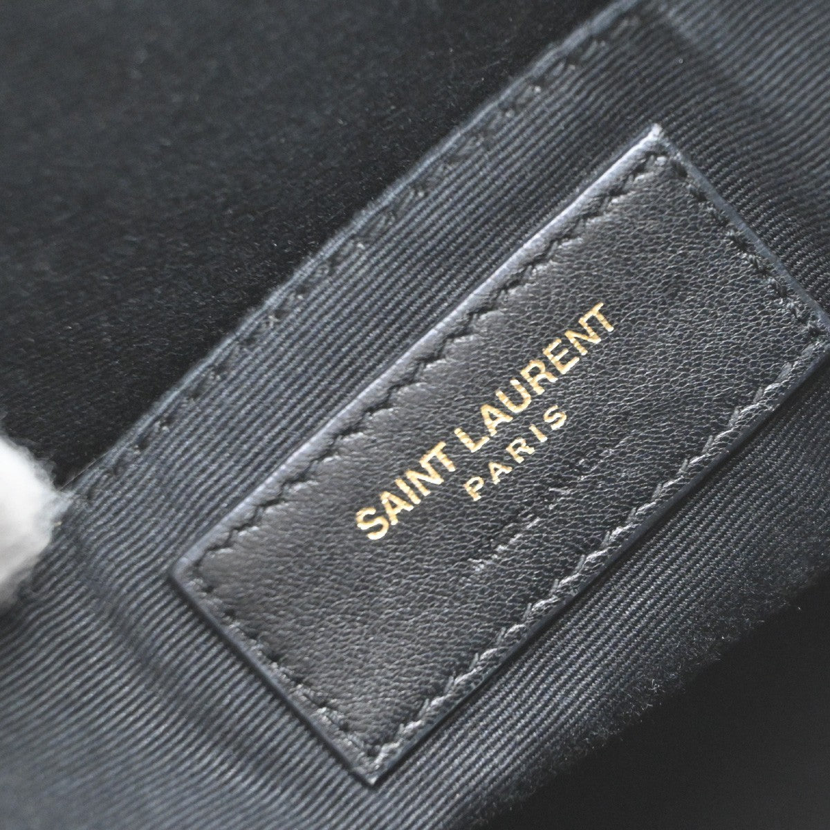 Saint Laurent Lou Camera Matelasse Chevron Leather Black Leather Handbag (Pre-Owned)