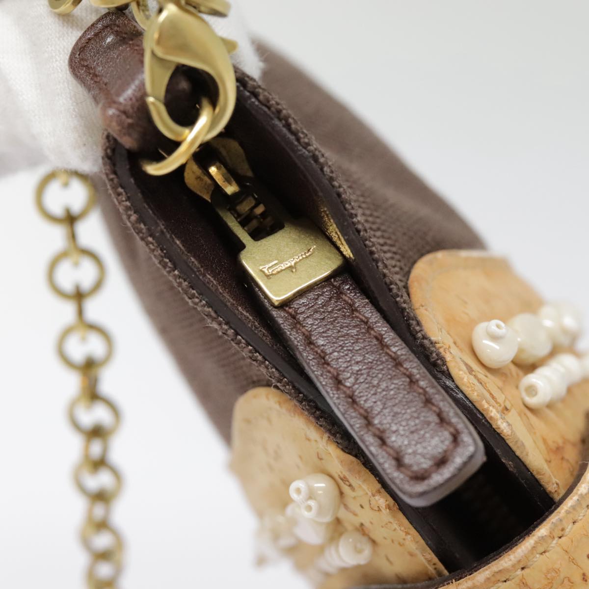 Salvatore Ferragamo Gancini Brown Leather Shoulder Bag (Pre-Owned)