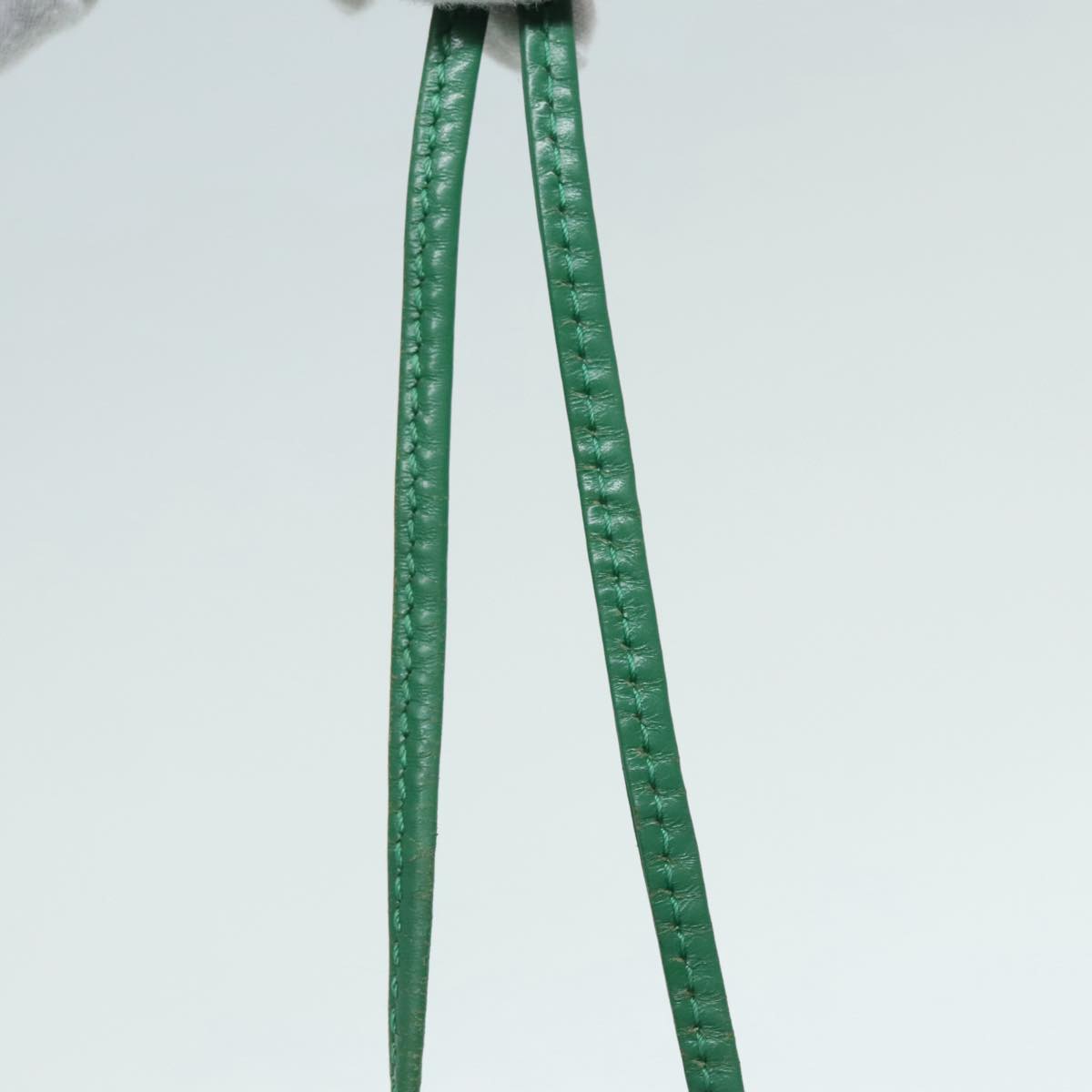 Louis Vuitton Noe Green Leather Shoulder Bag (Pre-Owned)