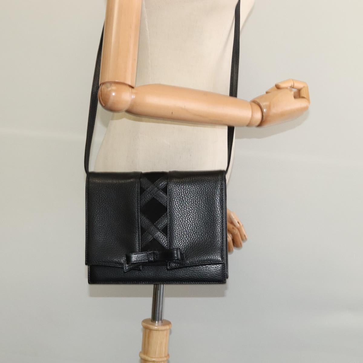 Valentino Garavani Black Leather Shoulder Bag (Pre-Owned)