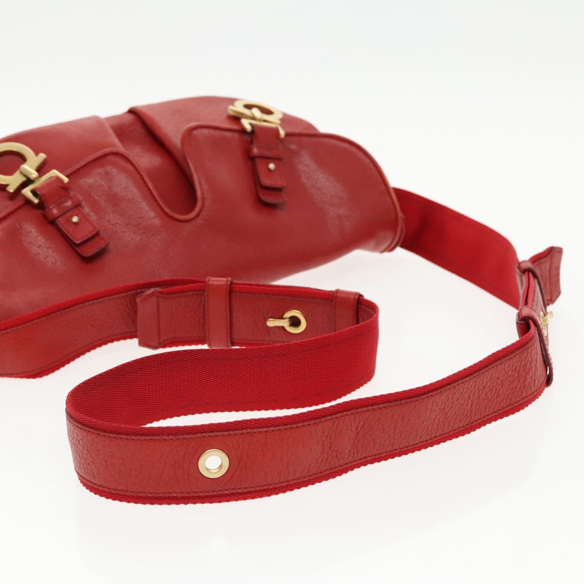 Salvatore Ferragamo Red Leather Shoulder Bag (Pre-Owned)