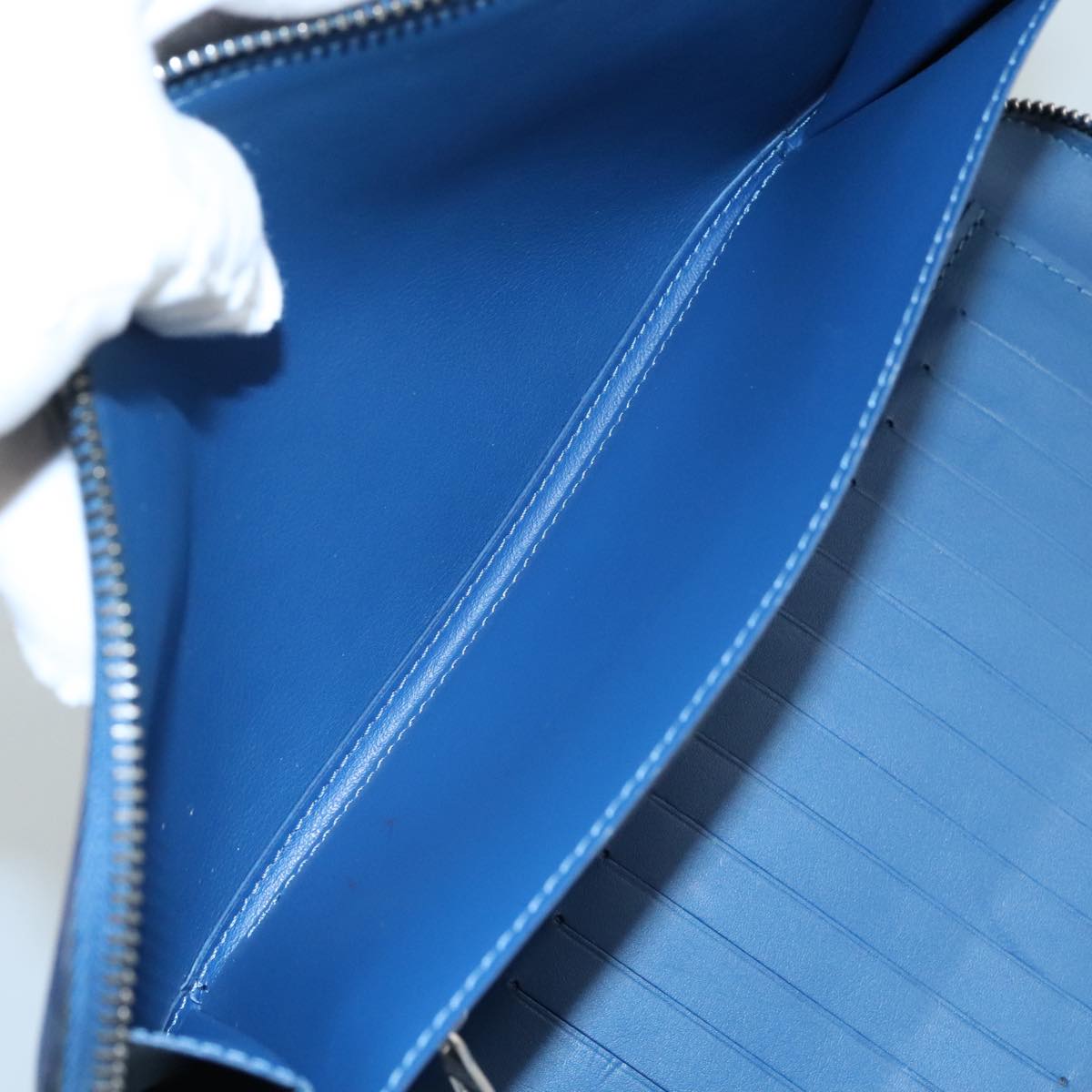 Louis Vuitton Atholl Blue Leather Clutch Bag (Pre-Owned)