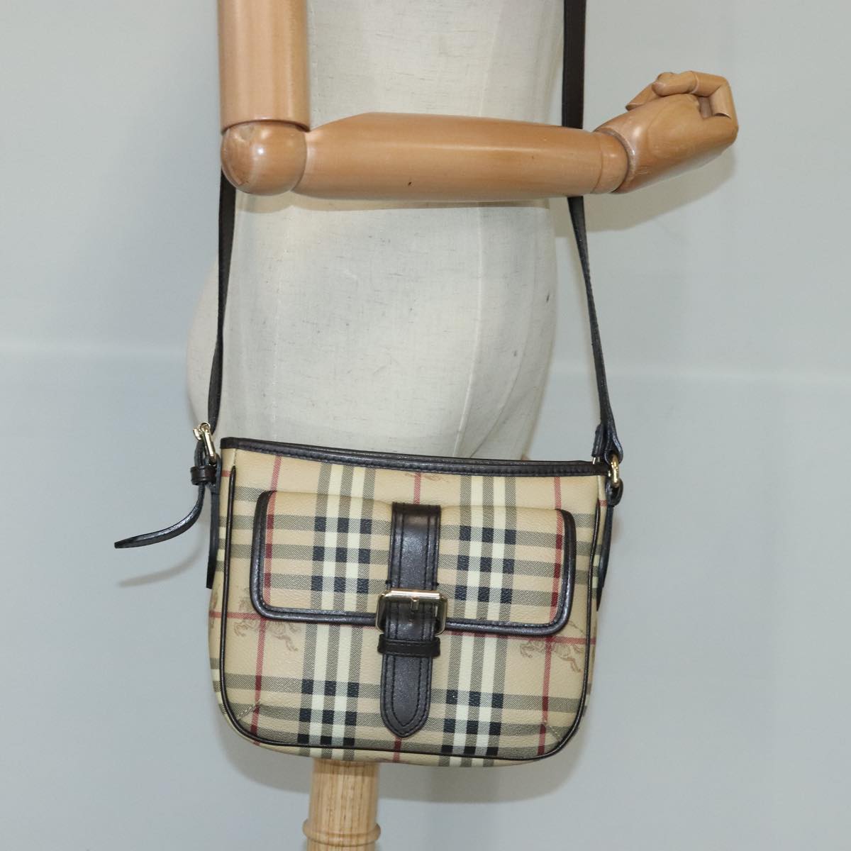 Burberry Nova Check Beige Canvas Shoulder Bag (Pre-Owned)