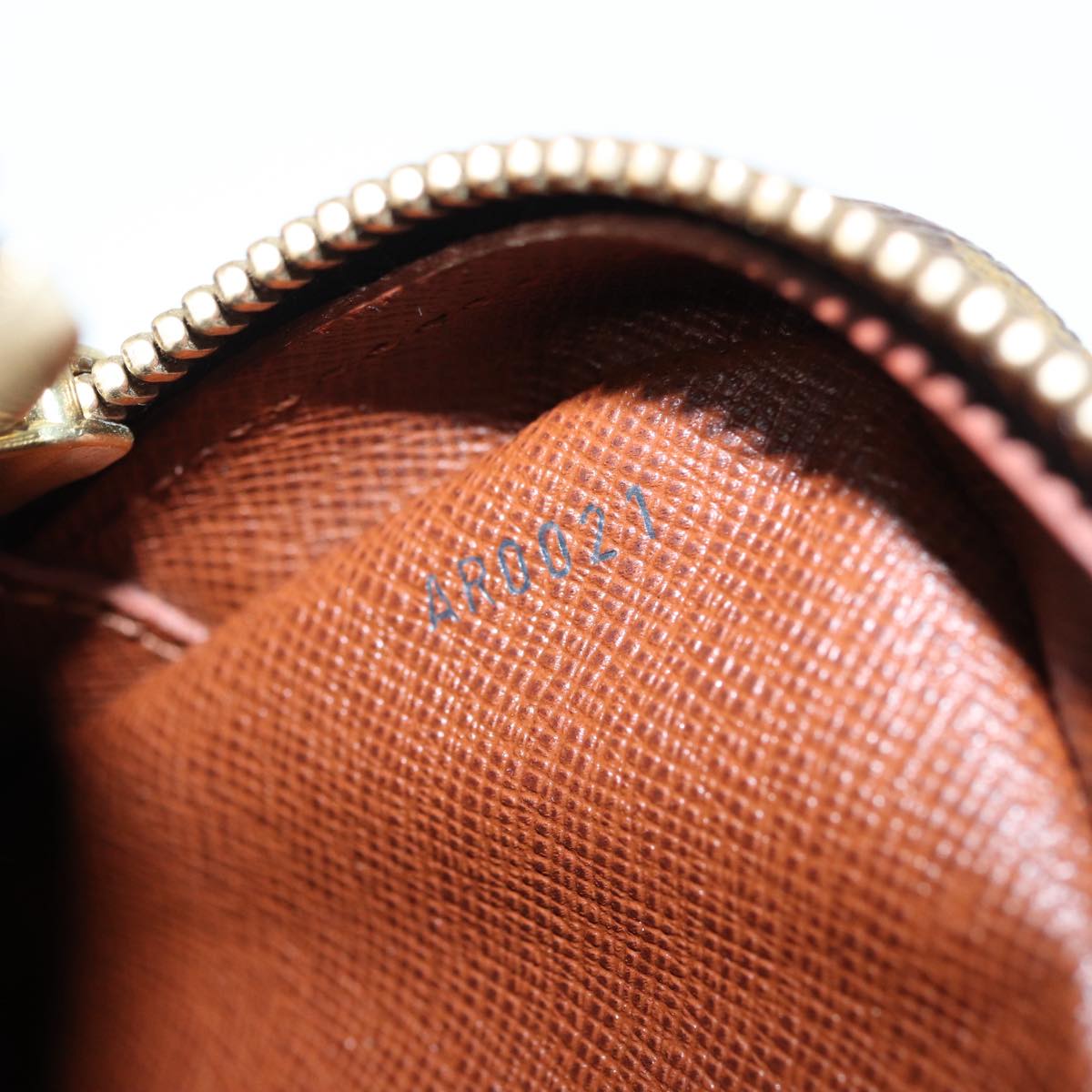 Louis Vuitton Amazon Brown Canvas Shoulder Bag (Pre-Owned)