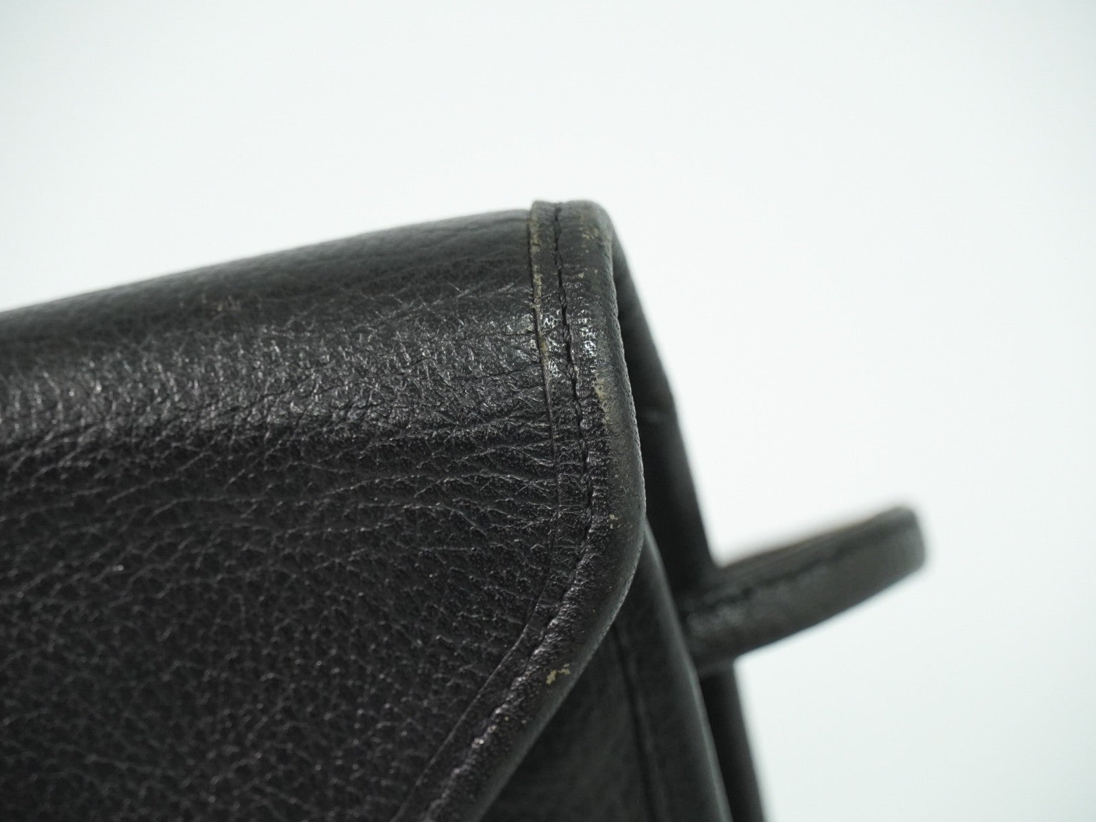 Saint Laurent Vintage Leather Black Leather Shoulder Bag Bag (Pre-Owned)