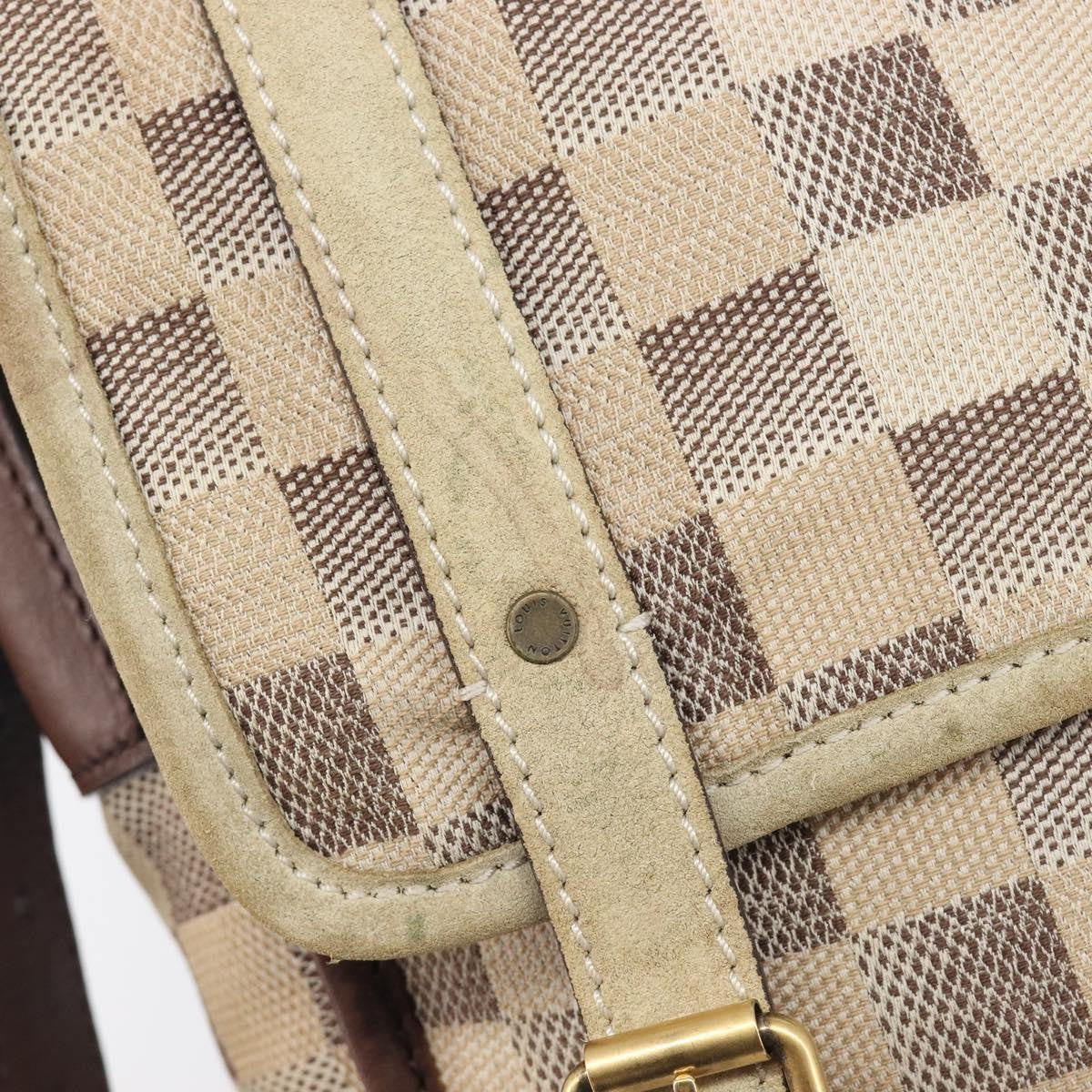 Louis Vuitton Trotteur Damier Lune White Canvas Handbag (Pre-Owned)
