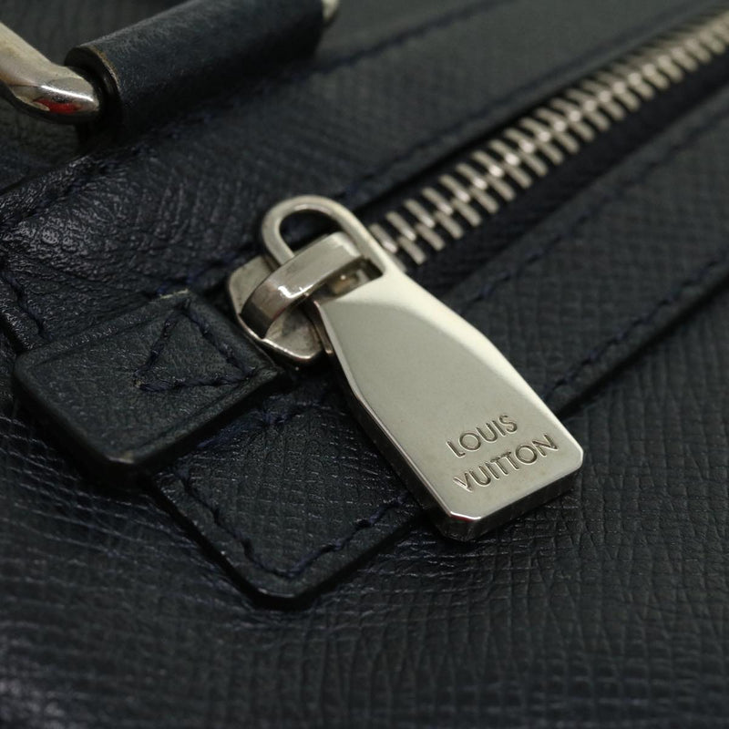 Louis Vuitton Vasili Black Leather Shoulder Bag (Pre-Owned)