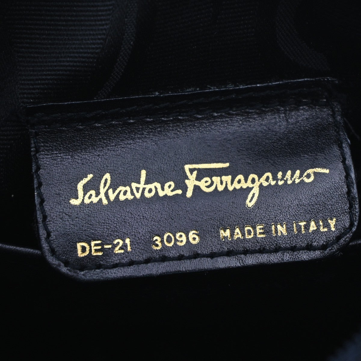 Salvatore Ferragamo Vara Bow Camera Leather Navy Leather Shoulder Bag Bag (Pre-Owned)