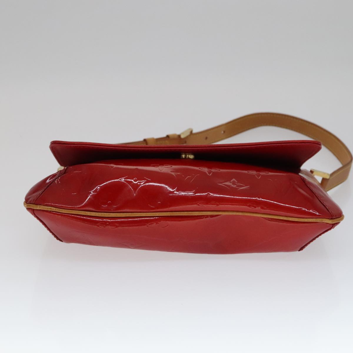Louis Vuitton Red Patent Leather Shoulder Bag (Pre-Owned)
