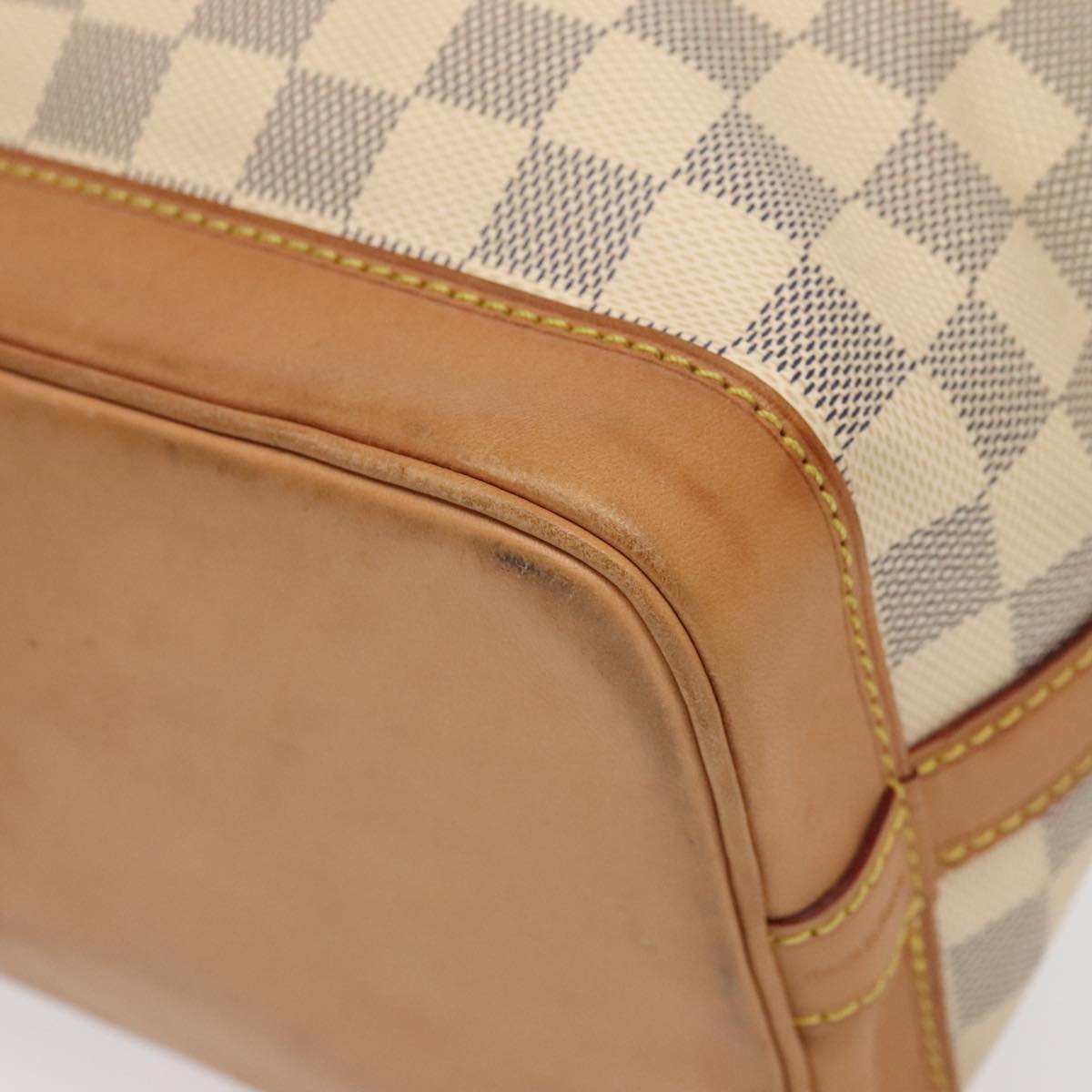 Louis Vuitton Noé Bb White Canvas Shoulder Bag (Pre-Owned)