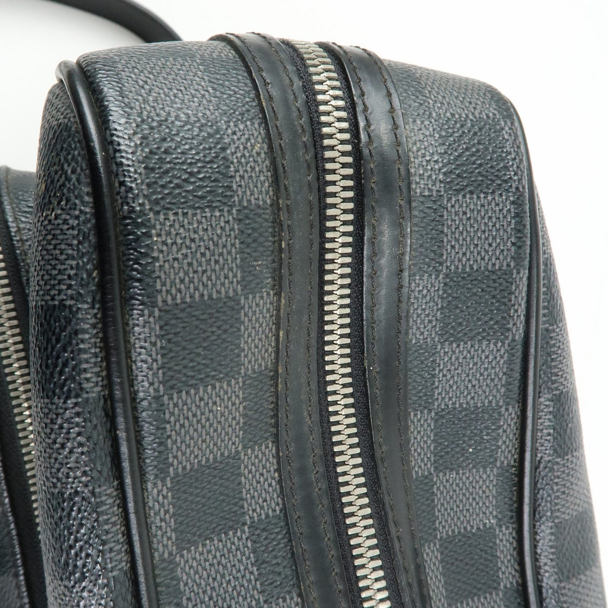 Louis Vuitton Leoh Damier Black Canvas Crossbody Bag Bag (Pre-Owned)