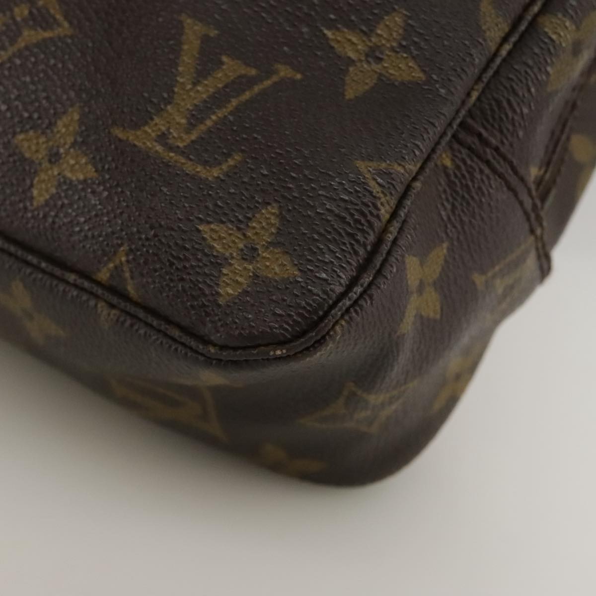 Louis Vuitton Trousse De Toilette Brown Canvas Clutch Bag (Pre-Owned)