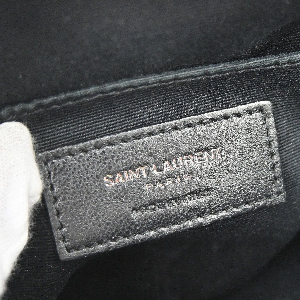 Saint Laurent Vinyle Round Camera Matelasse Chevron Leather Black Leather Crossbody Bag Bag (Pre-Owned)