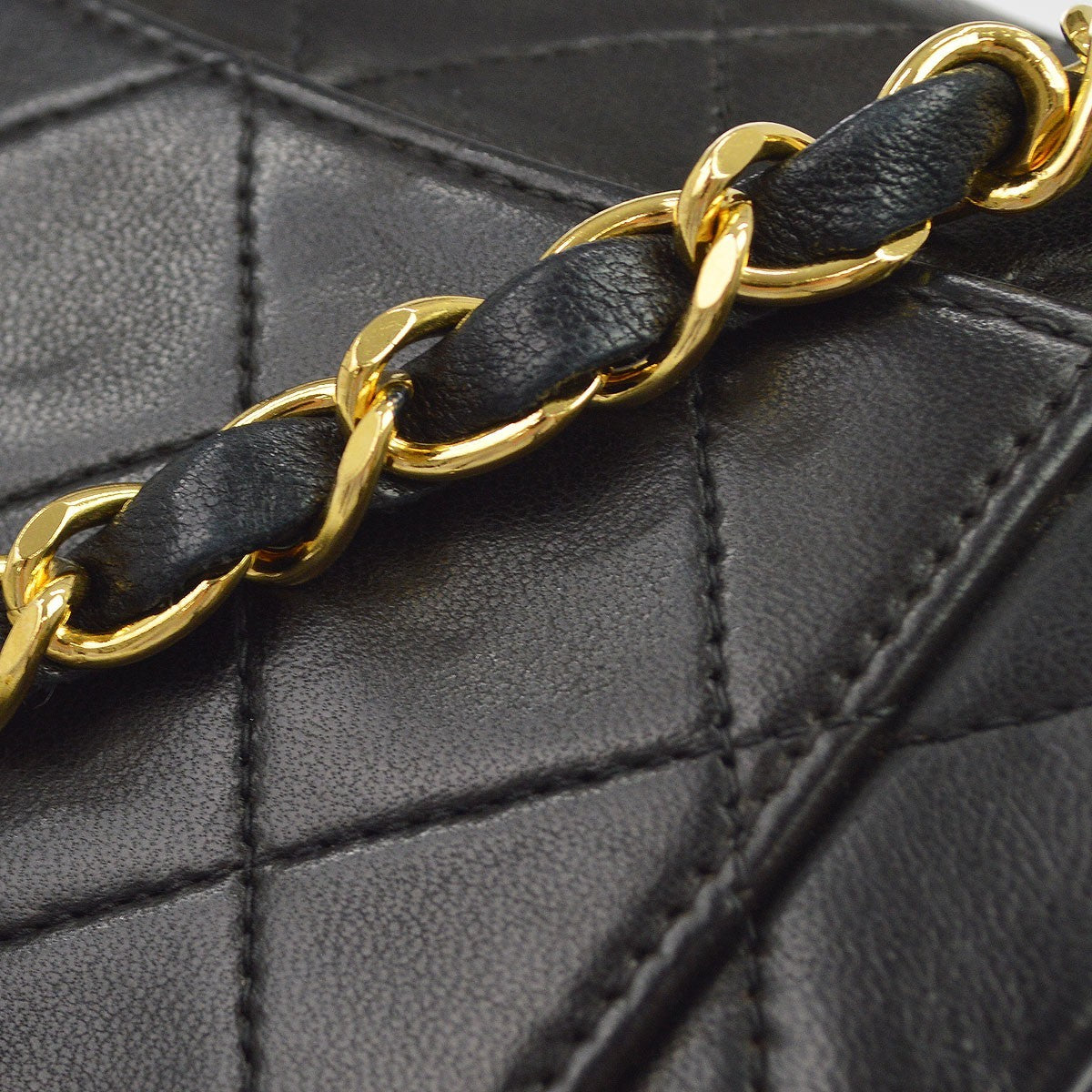 Chanel Vintage Square Classic Single Flap Quilted Lambskin Black Leather Handbag (Pre-Owned)