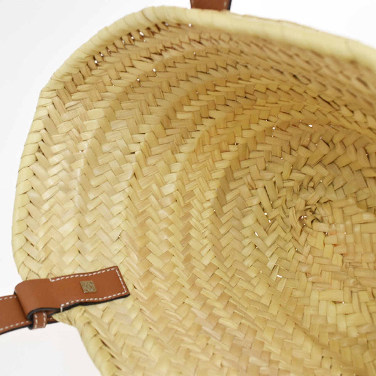 Loewe Basket Woven Raffia With Applique Beige Wicker Tote Bag Bag (Pre-Owned)