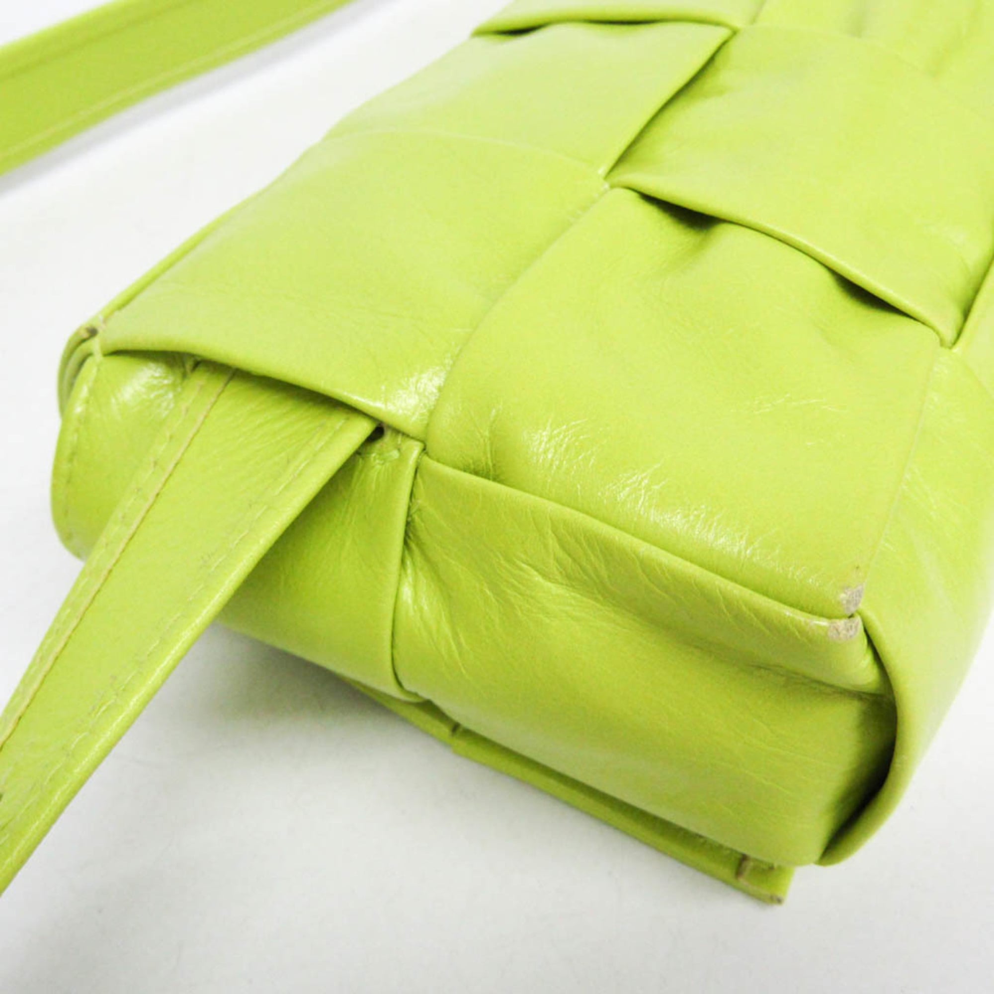 Bottega Veneta Cassette Leather Green Leather Clutche & Pouche Bag (Pre-Owned)