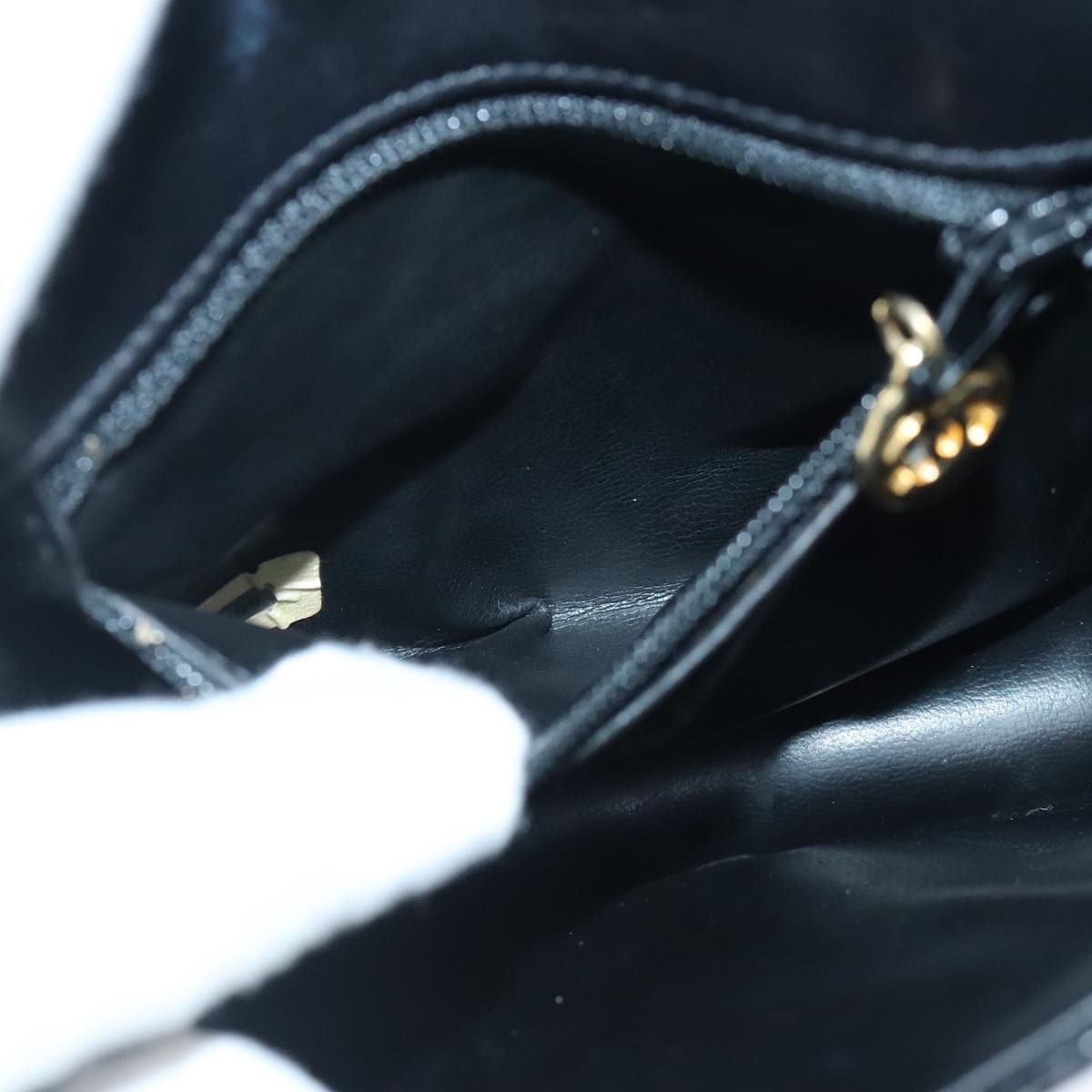 Chanel Cc Black Patent Leather Shoulder Bag (Pre-Owned)
