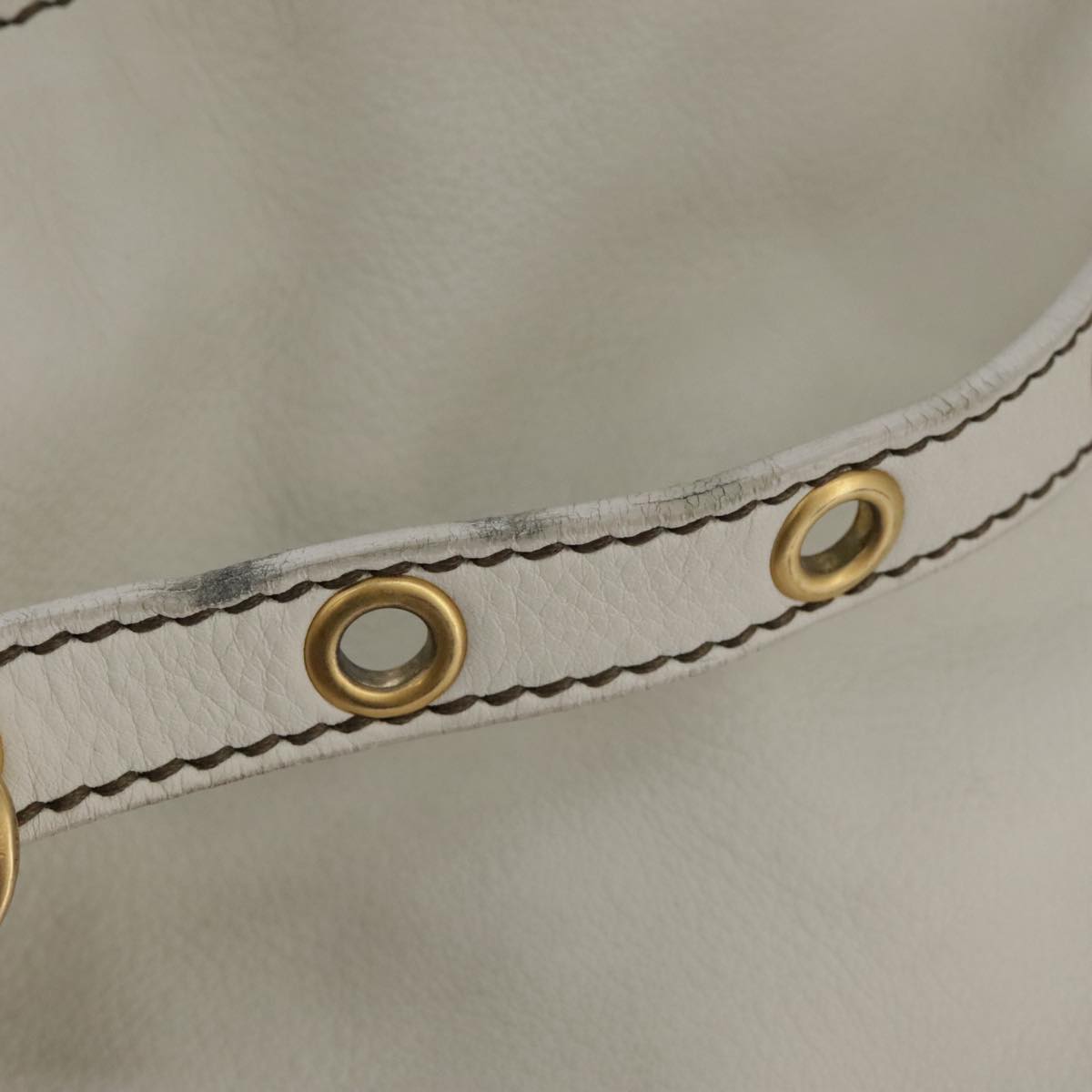 Miu Miu White Leather Shoulder Bag (Pre-Owned)