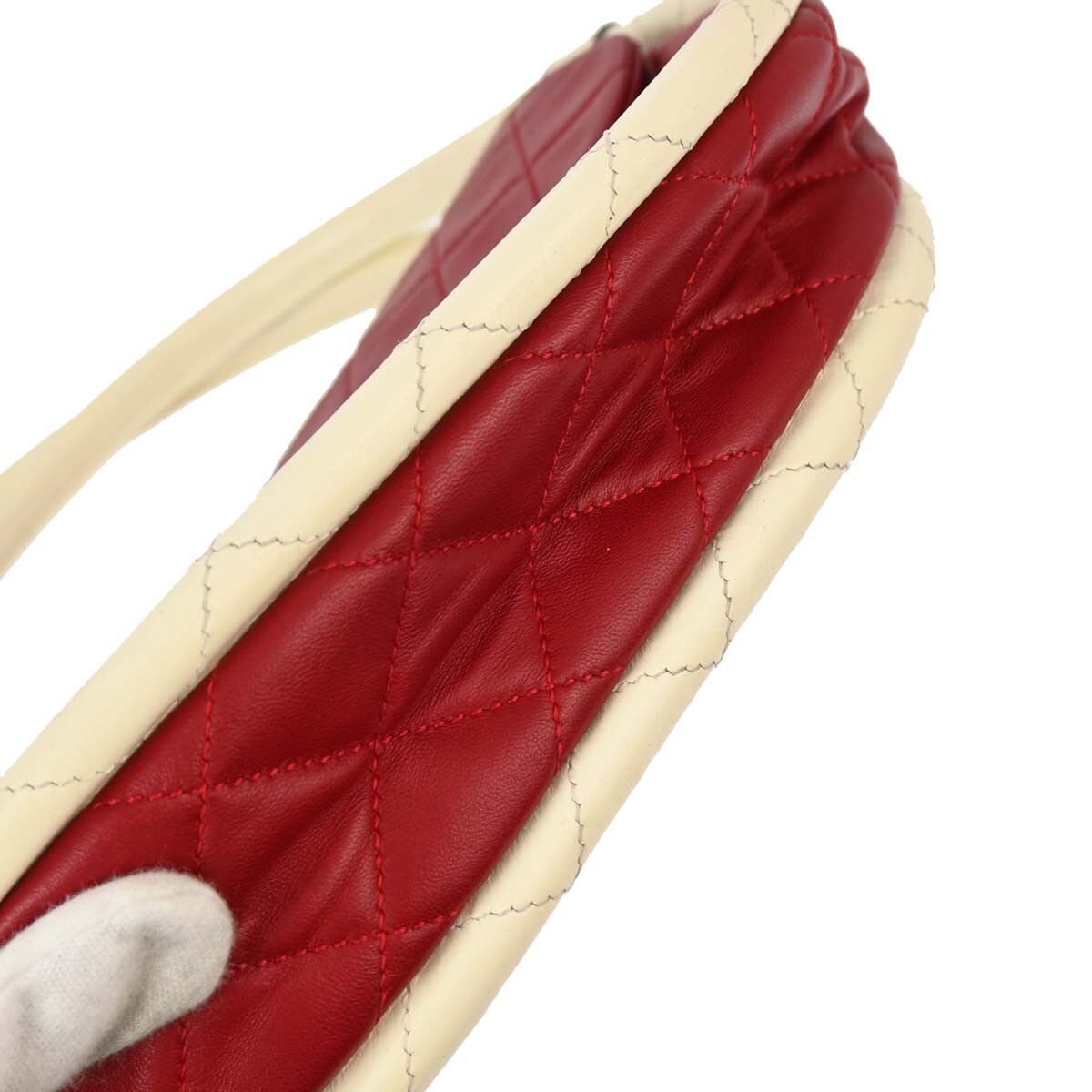 Chanel Hula Hoop Quilted Lambskin Red Leather Handbag (Pre-Owned)