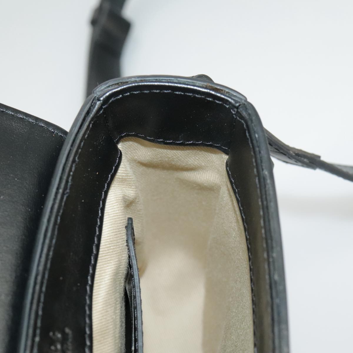 Chloé C Black Leather Handbag (Pre-Owned)