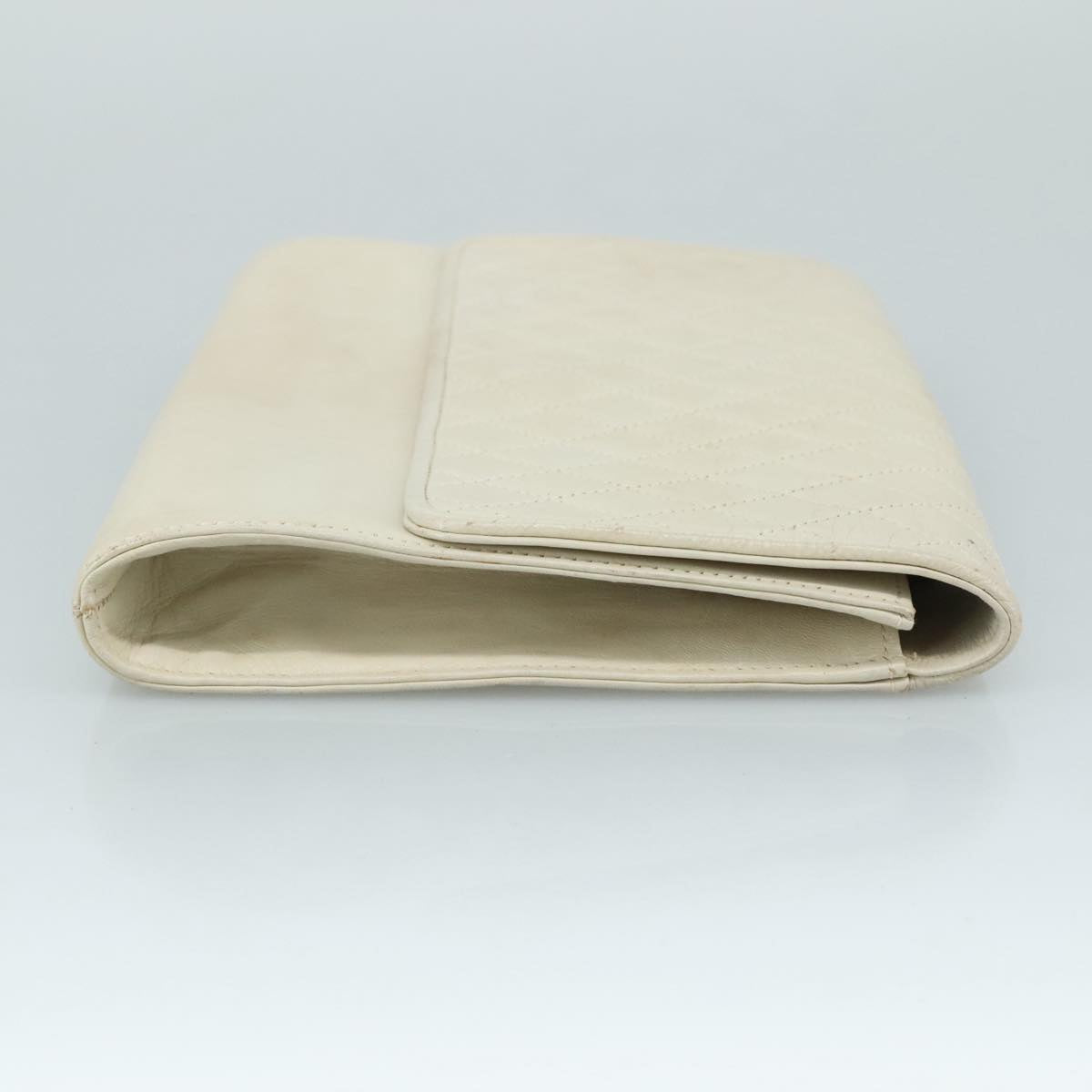 Yves Saint Laurent White Leather Clutch Bag (Pre-Owned)