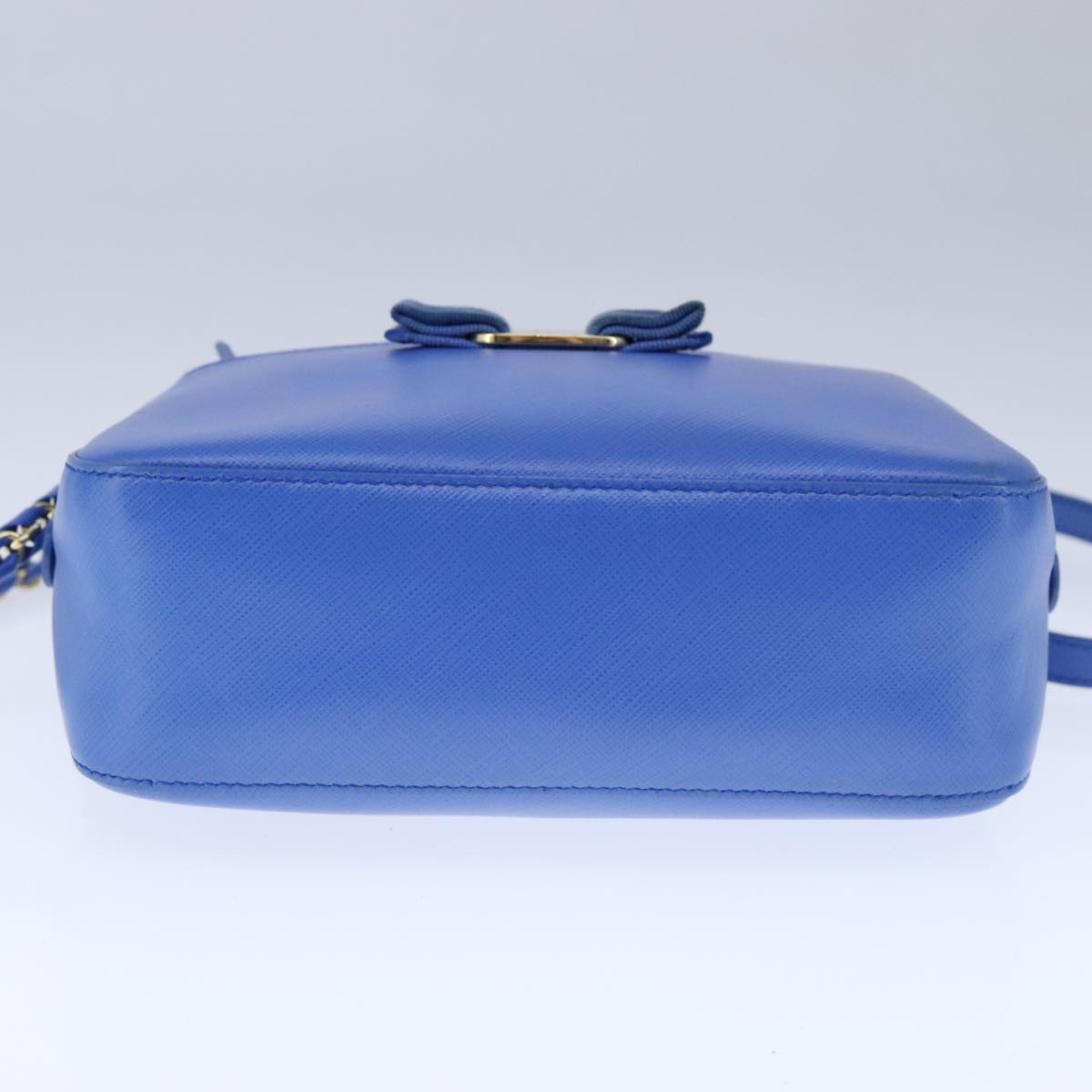 Salvatore Ferragamo Vara Blue Leather Shoulder Bag (Pre-Owned)