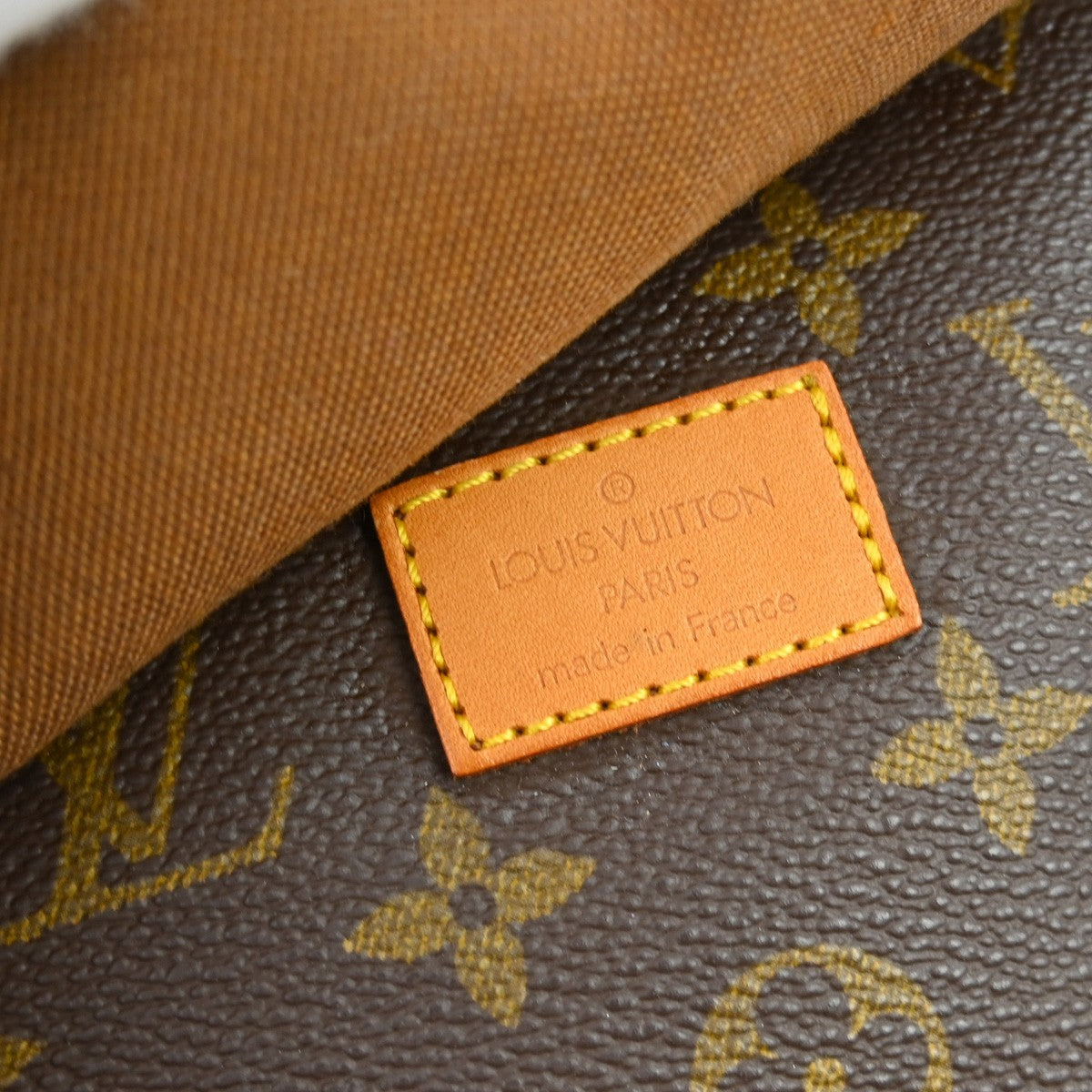 Louis Vuitton Saumur Monogram Canvas Brown Canvas Shoulder Bag Bag (Pre-Owned)
