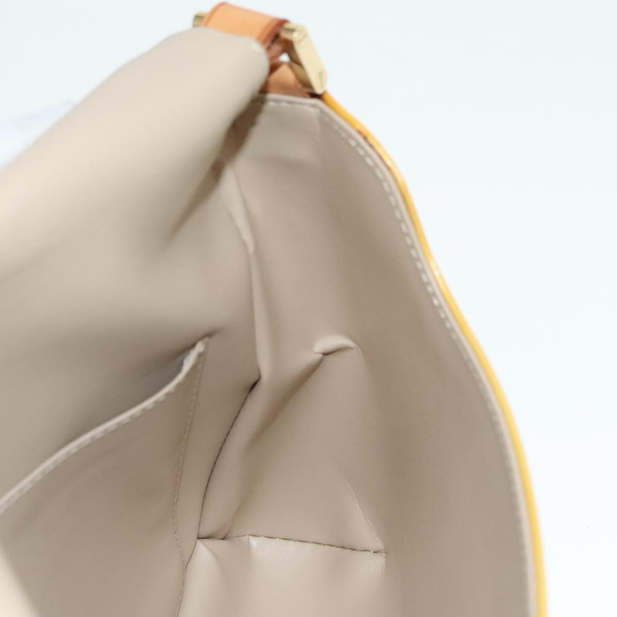 Louis Vuitton Thompson Street Yellow Patent Leather Shoulder Bag (Pre-Owned)
